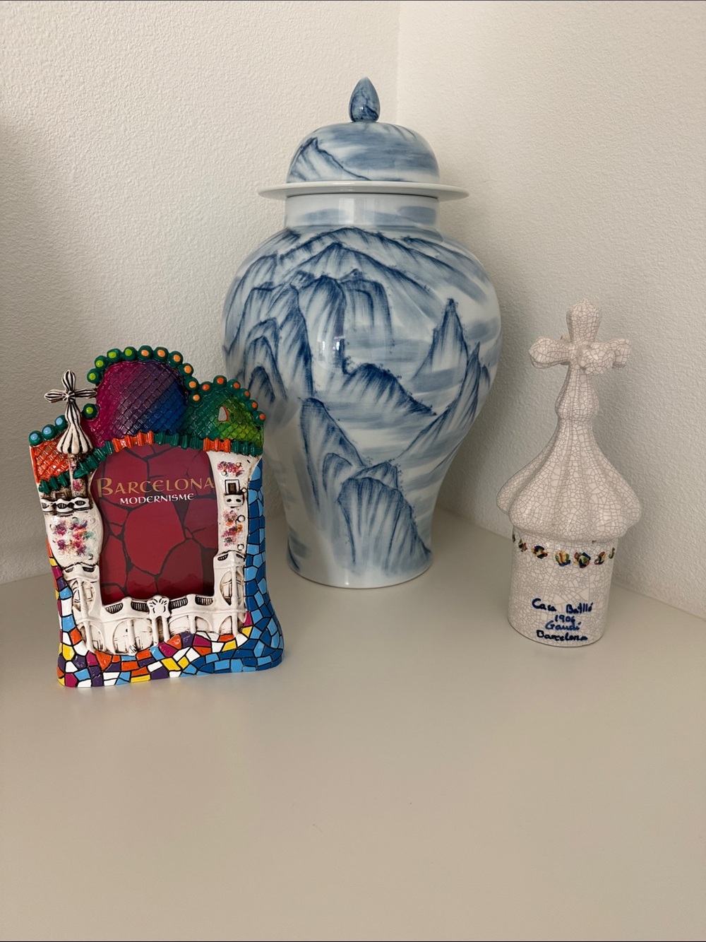 Like New Stunning Ceramic Gaudi Souvenir